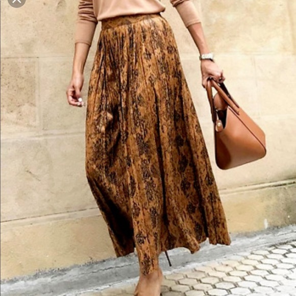 Zara snakeskin print pleated skirt - Picture 3 of 10